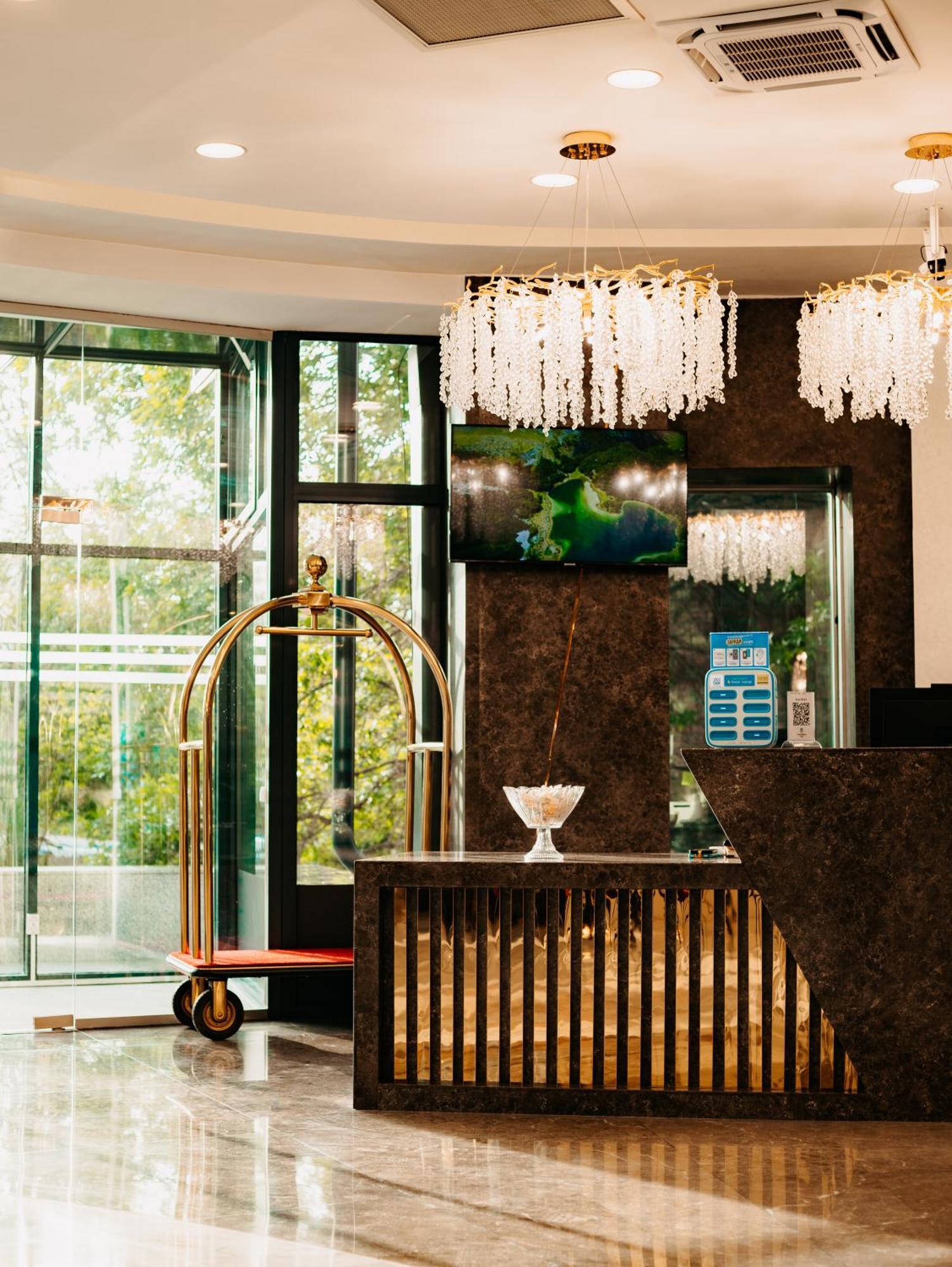 Grand Mildom Hotel Almaty Eksteriør billede